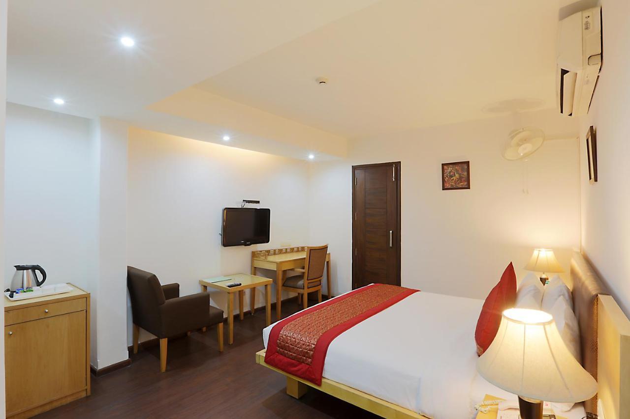Hotel Arch International Нью-Дели Экстерьер фото