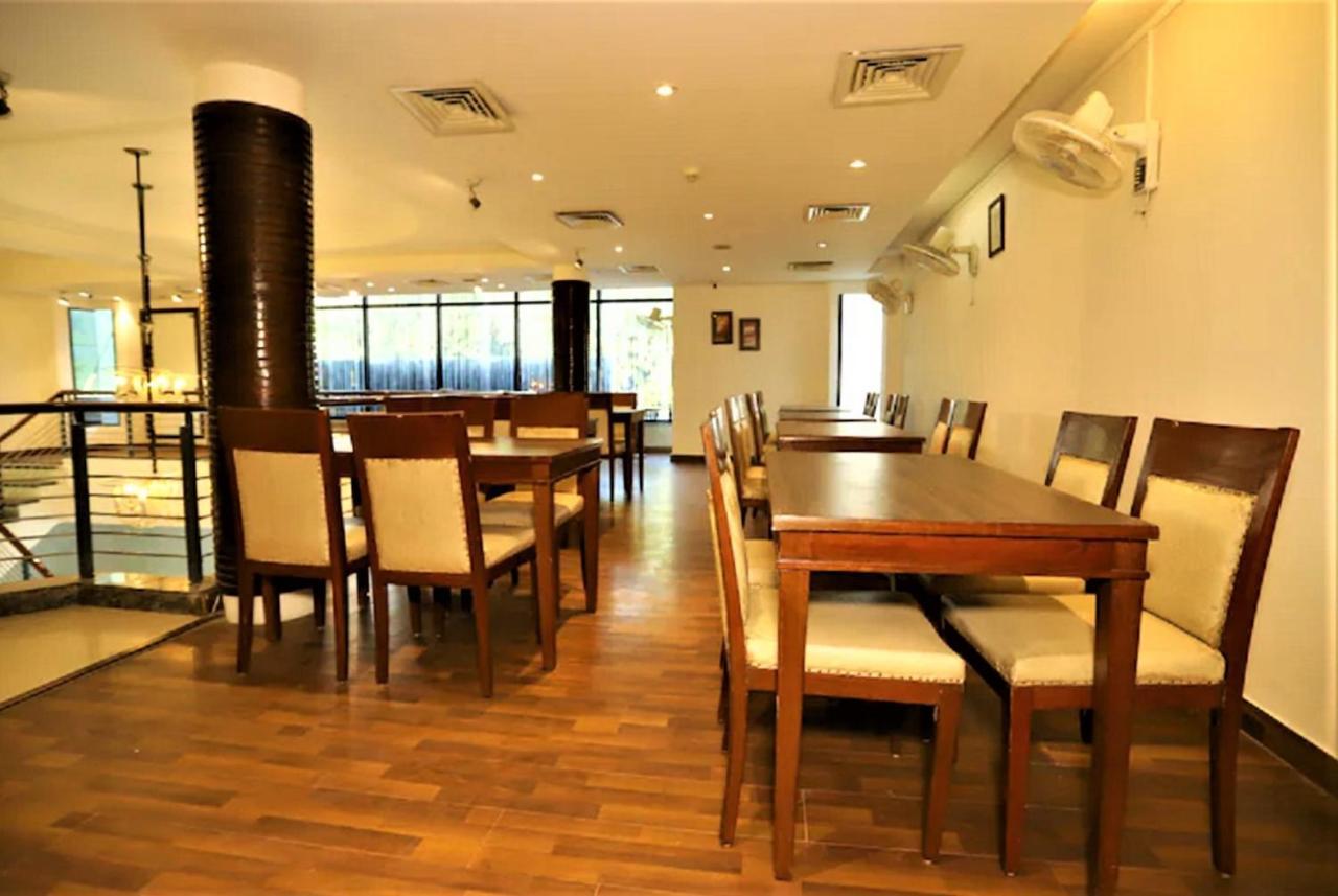 Hotel Arch International Нью-Дели Экстерьер фото