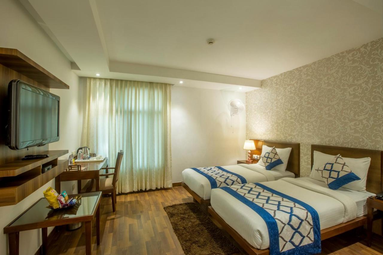 Hotel Arch International Нью-Дели Экстерьер фото